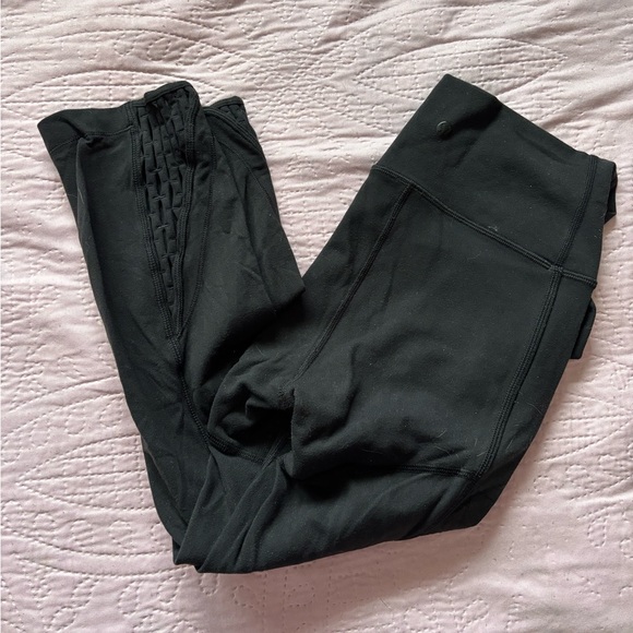 Black lululemon capris - Picture 1 of 2